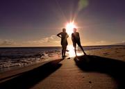 silhouettes-beach-people-sunset-583604.jpg