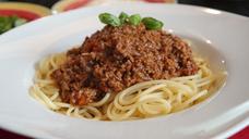 spaghetti-bolognese-parmesan-eat-787048.jpg