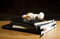 headphones-notepad-notebook-audio-925799.jpg