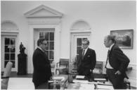 Photograph_of_President_Gerald_Ford_Meeting_in_the_Oval_Office_with_Secretary_of_State_Henry_A._Kissinger_and_Vice..._-_NARA_-_186802.tif