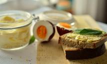 bread-butter-breakfast-1266652.jpg