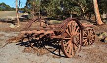 wagon-junk-old-wagon-wheels-scrap-256276.jpg