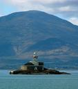 lighthouse-ireland-mountain-639990.jpg