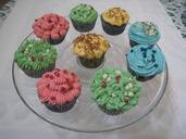 cupcakes-cream-sugar-wares-461869.jpg