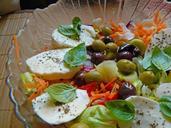 salad-vegetables-olives-lunch-412318.jpg