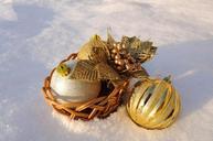 christmas-holiday-balls-ornaments-82920.jpg