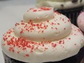 cupcake-sprinkles-pink-red-sweet-1054756.jpg