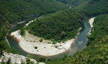 ardeche-gorge-river-canoe-466319.jpg