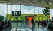 Airport-hall-of-Charles-de-Gaulle-International-Airport-Paris.jpg