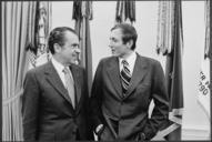 President_Nixon_meets_with_Russian_poet_Yevheny_Yevtushenko_-_NARA_-_194753.tif