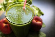 green-smoothie-spinach-lifestyle-456839.jpg