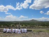 mexico-students-ruins-teotihuacan-569919.jpg