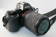 camera-photo-camera-sony-alpha-7-274981.jpg