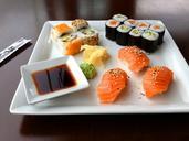 sushi-sashimi-eat-restaurant-599721.jpg