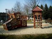 playground-kletterger%C3%BCst-game-device-688090.jpg