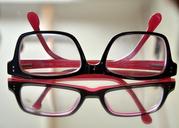 spectacles-glasses-reflection-1709548.jpg