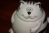 cat-porcelain-figurine-tableware-361412.jpg