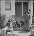 Oakland,_California._These_buses_are_lined_up_ready_to_take_residents_of_Japanese_ancestry_to_Tanfo_._._._-_NARA_-_537702.jpg