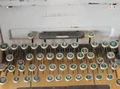 typewriter-vintage-1375301.jpg