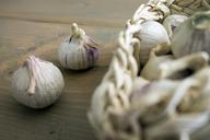 garlic-food-fresh-vegetable-733538.jpg