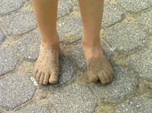 sand-summer-children-feet-639543.jpg