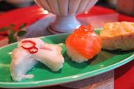 sushi-salmon-salmon-roe-egg-roll-778309.jpg