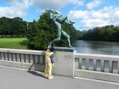 sculpture-run-hold-back-art-boy-978071.jpg