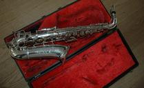 saxophone-music-sax-silver-merry-442849.jpg