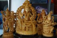 handicrafts-stall-carved-figures-724117.jpg