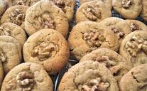 cookies-biscuits-honey-walnut-baked-673067.jpg