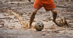 soccer-wet-rain-football-kids-390058.jpg