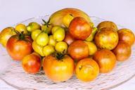 tomatoes-harvest-red-yellow-936200.jpg