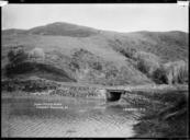 Maro-Oteata_Beach,_Ponganui,_in_the_vicinity_of_Raglan,_1910_-_Photograph_taken_by_Gilmour_Brothers.jpg