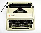 typewriter-office-leave-old-394170.jpg