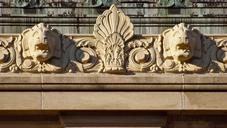 gargoyles-lions-architecture-550946.jpg