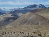 Mt._Cerberus,_Baked_Mtn.,_and_Mt._Griggs_from_the_lower_slopes_of_Mt._Mageik_2.jpg