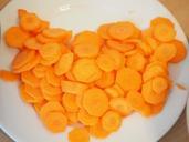 carrots-cut-vegetables-kitchen-592289.jpg