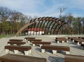 park-amphitheatre-bench-scene-693105.jpg