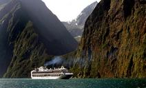 Cruising_Milford_Sound._Daimond_Princess..jpg