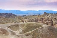 death-valley-zabriskie-point-desert-1303572.jpg