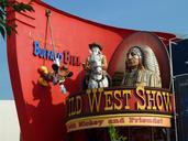 buffalo-bill-disneyland-wild-west-595054.jpg