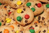 cookies-chocolate-chips-mm-candy-525060.jpg