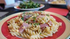 noodles-ham-pasta-court-fry-up-pan-689546.jpg