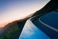 road-curve-evening-dusk-dawn-569335.jpg