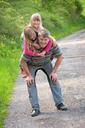 papa-piggyback-personal-human-791206.jpg