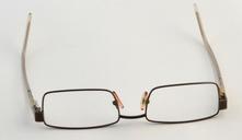 glasses-glass-eyeglasses-spectacles-314874.jpg