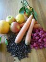 apple-carrots-raspberry-vegetables-604288.jpg