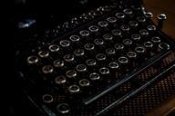 typewriter-antique-retro-keyboard-1031024.jpg