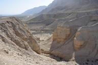 desert-qumran-gorge-the-sun-650421.jpg