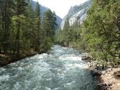 yosemite-mountains-woods-roadtrip-1025501.jpg